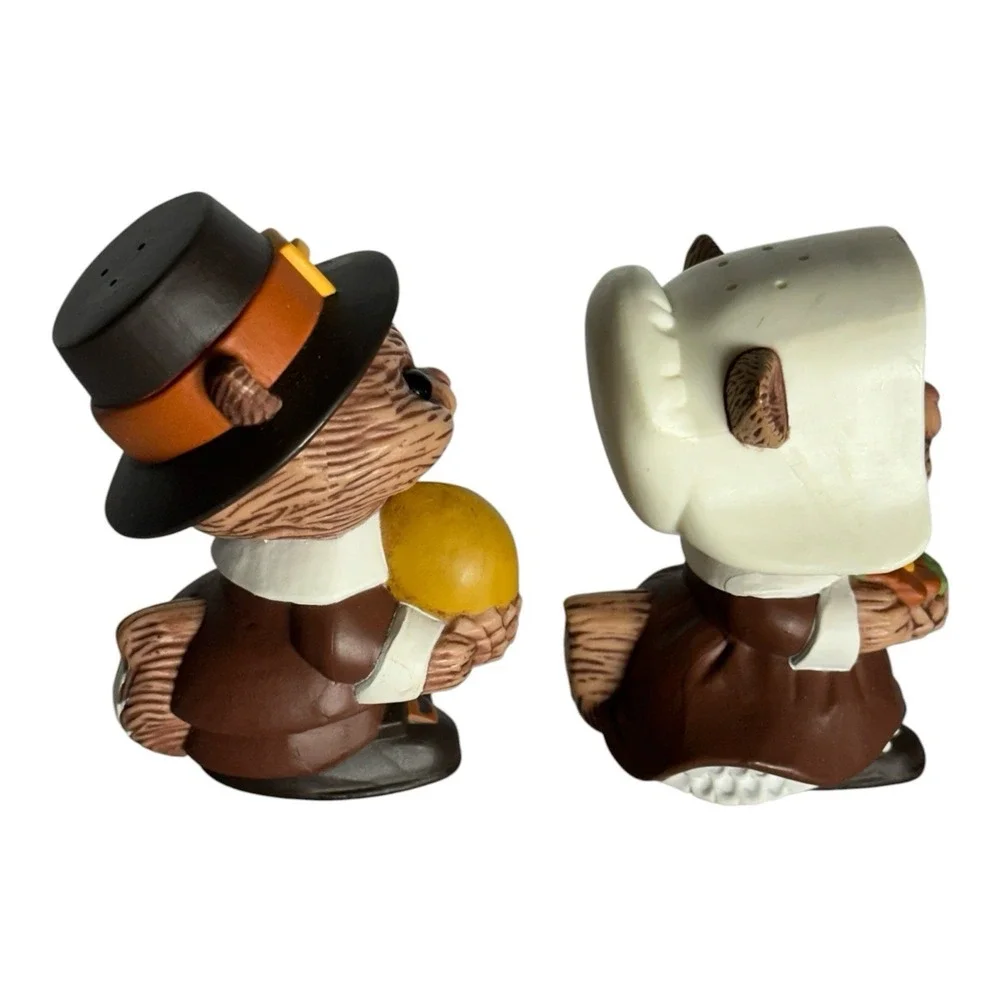 VTG Hallmark Thanksgiving Pilgrim Chipmunks Squirrel S&P Shakers Fall Harvest
